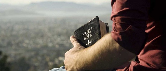 https://www.thechristiansinglelife.com/images/man-bible-mountain.jpg